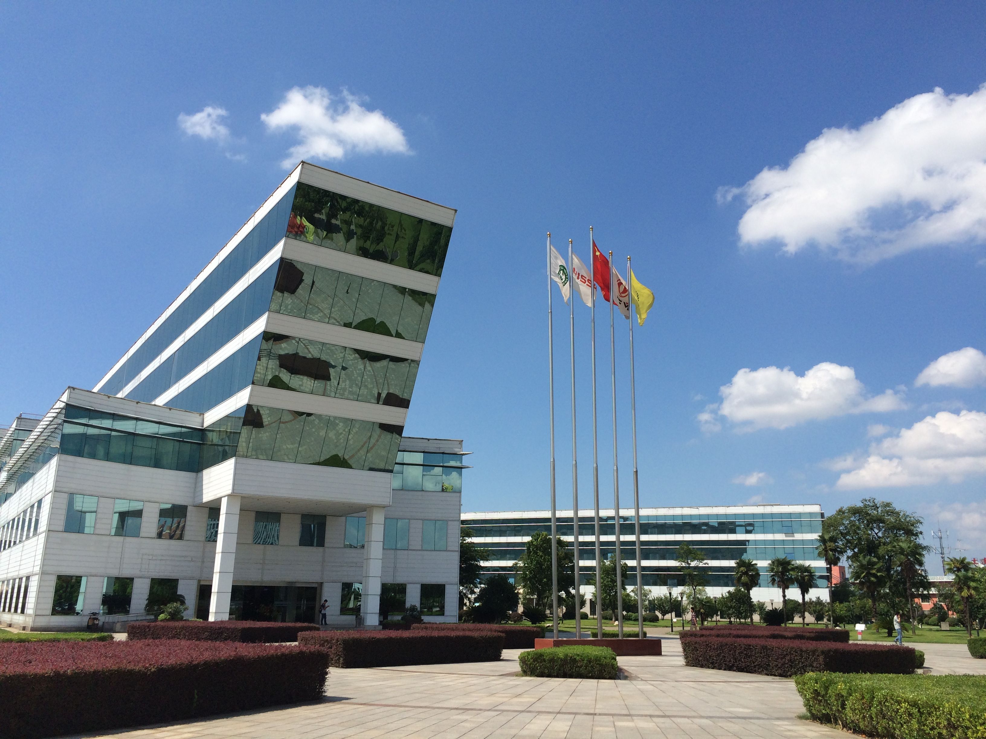 東風(fēng)汽車有限公司總部遷移至武漢